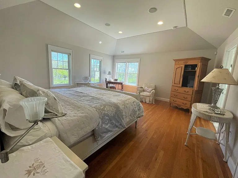 111 Cove Hollow Rd — Photo 21