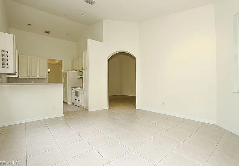 1315 Mariposa Cir #2204 — Photo 6