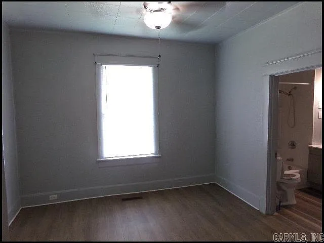 3 bed, 1.0 bath, 988 sqft, $900 — Photo 3