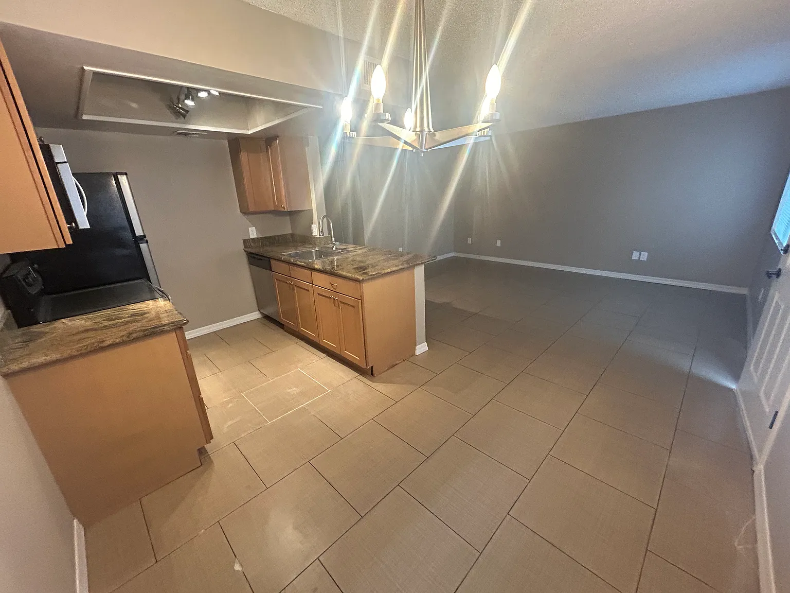 2 bed, 850 sqft, $1,250 — Photo 3