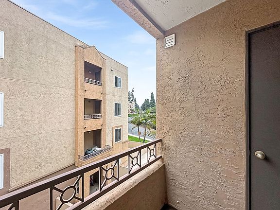 4th image of 3550 Lebon Dr Unit 6303