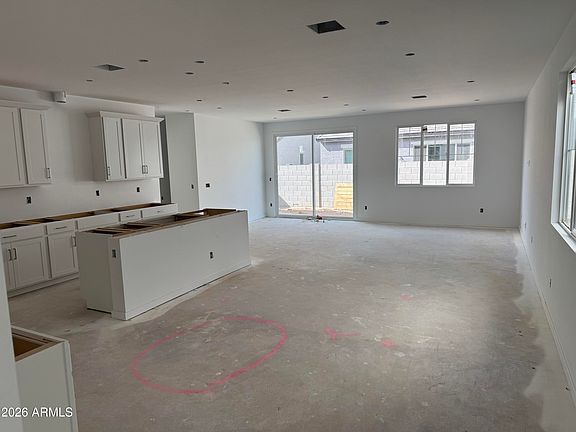 5th image of 2440 W MAXIMO Way