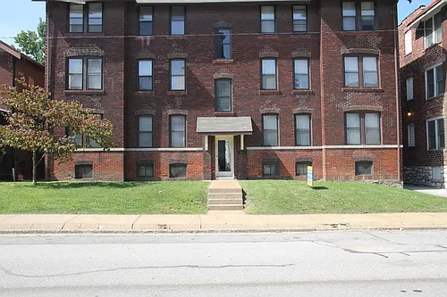 821 Westgate Ave #2S Photo 1
