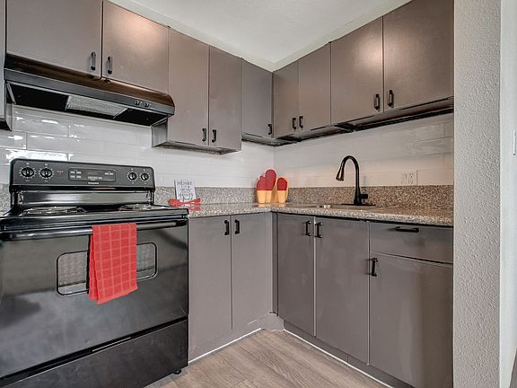 4th image of 3301 Civic Center Dr APT 8A