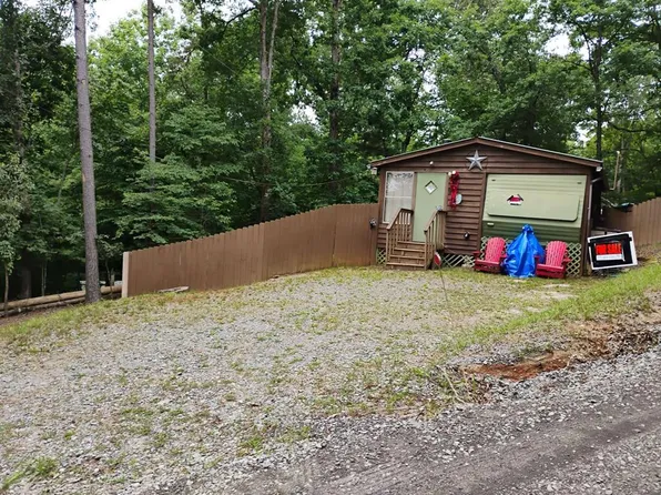 95 7th St, Ellijay, GA 30540