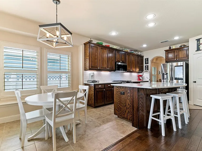 1007 Charleston Ln — Photo 13