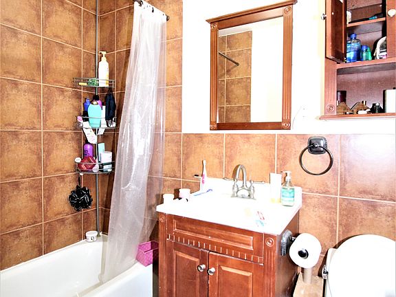 3rd image of 234 8th St APT 1R