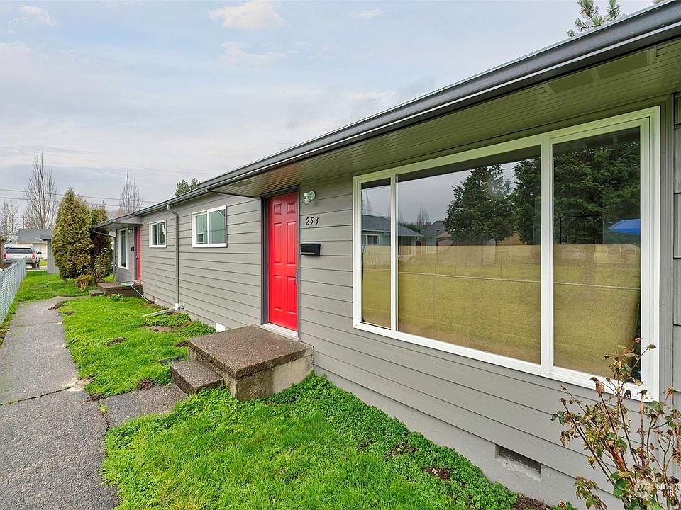 Newly remodeled duplex in quiet neighborhood
