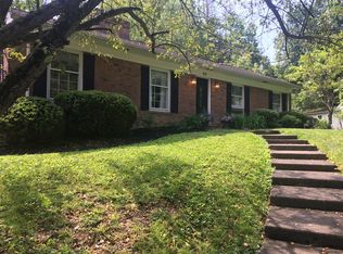 88 Locust Ln, Chagrin Falls, OH 44022