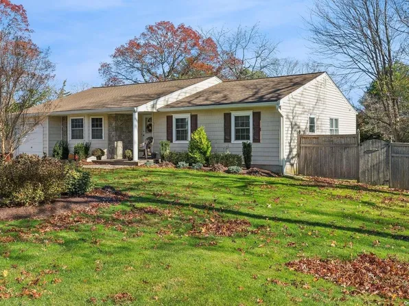 27 Forrest Avenue, Medford, NY 11763