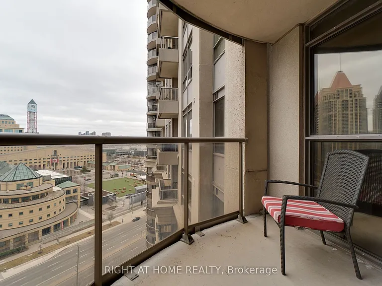 310 Burnhamthorpe Rd W #1713 — Photo 42