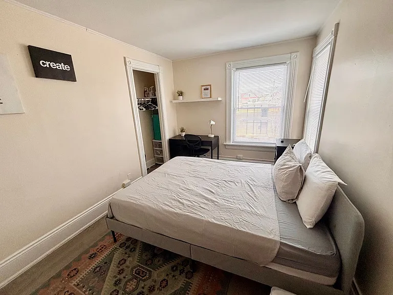 1934 N Oakland Ave — Photo 16