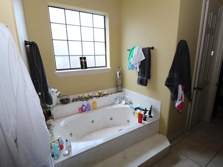 Jetted Bathtub