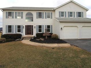 1063 E Springfield Dr, Bellefonte, PA 16823
