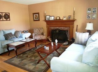 42 Wamsutta Rd, Somerset, MA 02726