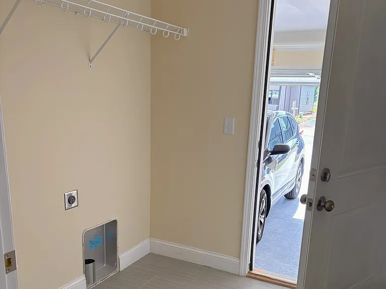 447 Cedar Hollow Dr — Photo 12