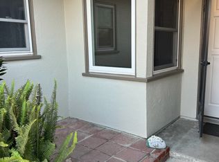 835 Calle La Rocha, Camarillo, CA 93010