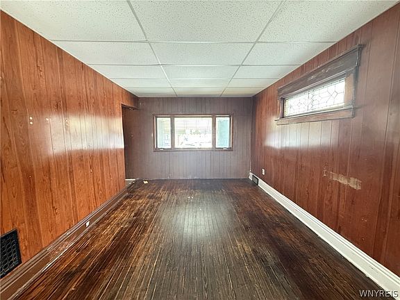 3rd image of 187 Condon Ave