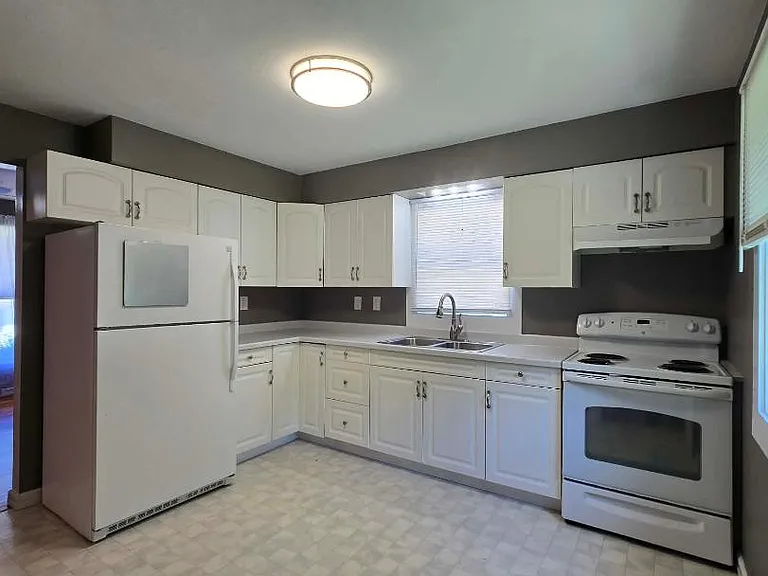 3617 Thomas Ave — Photo 5
