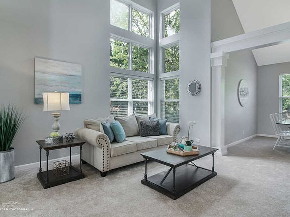 4th image of 502 Fairfax Ln