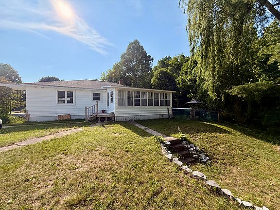3rd image of 13794 Turnbull Ave