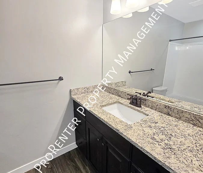 2516 N Knights Ln — Photo 10