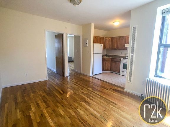 4th image of 2852 35th St APT 2F