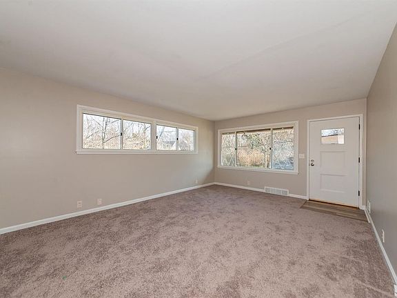 5th image of 3904 Mantell Ave