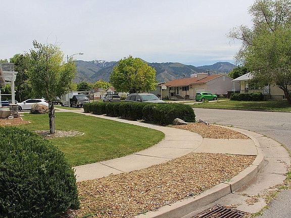 Corner lot & front view