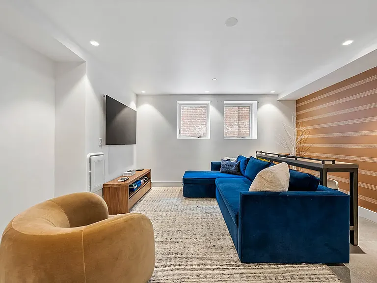 415 Degraw St #B — Photo 11