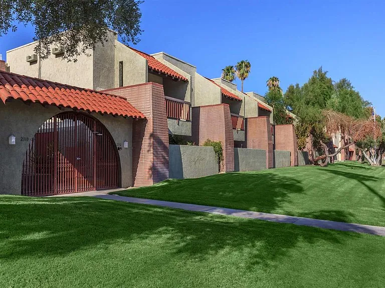 Sage Courtyard Apartments — Photo 41