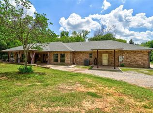 2401 Glyna Ln, Guthrie, OK 73044