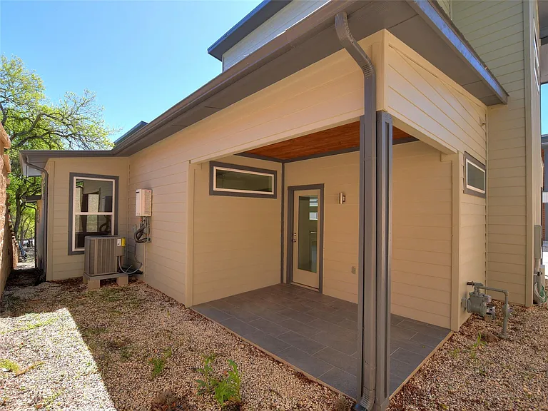 1130 Lott Ave #B — Photo 29
