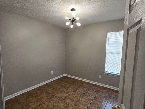 5th image of 1670 Raybrad Dr