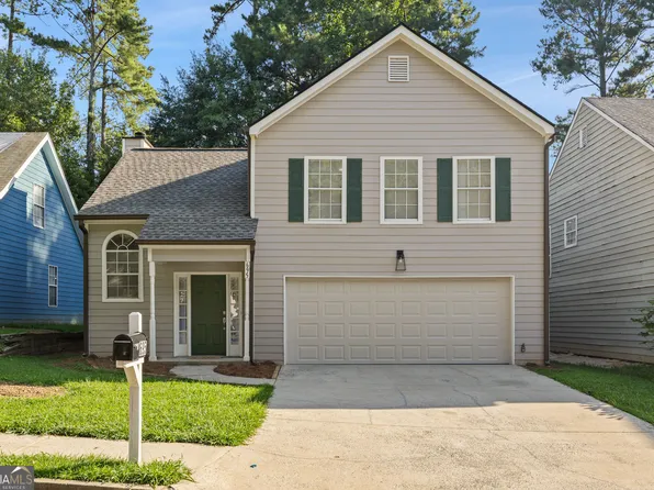 695 Durham Ridge Dr NW, Lilburn, GA 30047