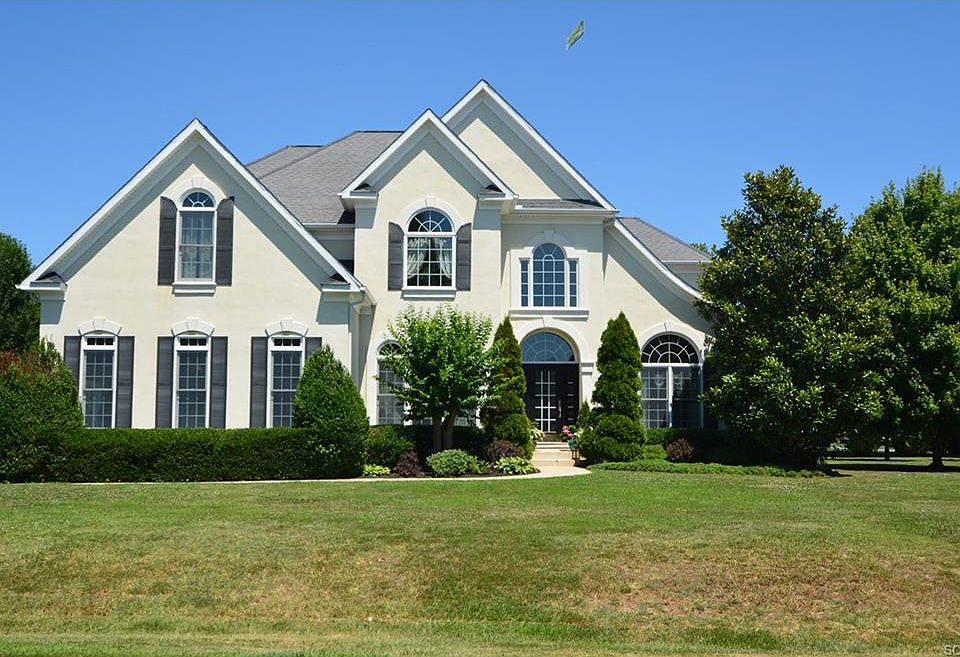 1st image of 28 Kings Creek Cir