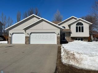 2817 37 1/2 Ave S, Fargo, ND