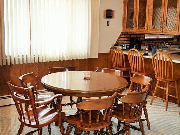 3rd image of 502 River Hills Ct