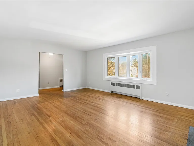 846 Hartsdale Rd — Photo 3