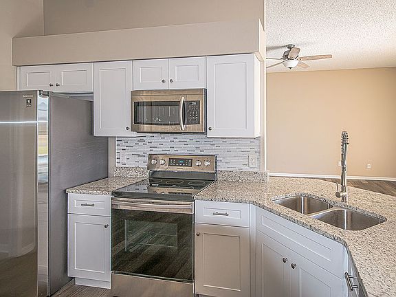 5th image of 13528 Dornoch Dr