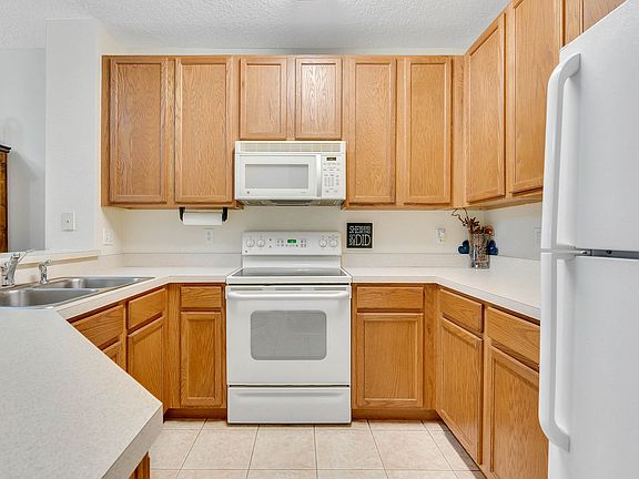 5th image of 13845 Daniels Landing Cir