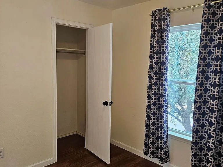 13400 Coomes Dr — Photo 23