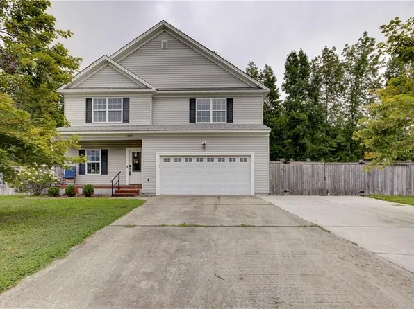 1033 Robert Welch Ln, Chesapeake, VA 23320