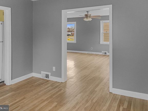 5th image of 210 Kuser Rd