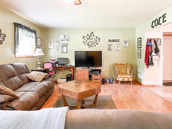 4th image of 3175 E Shabur Ave