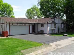 2654 Shannon Ln, Mound, MN 55364