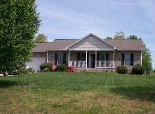 1406 Gristmill Dr, Conover, NC 28613