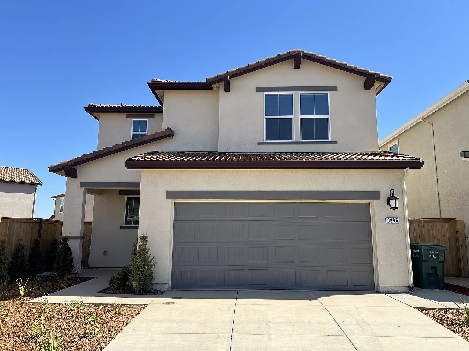 3 bed, 2.5 bath, 1556 sqft, $2,995 — Photo 3