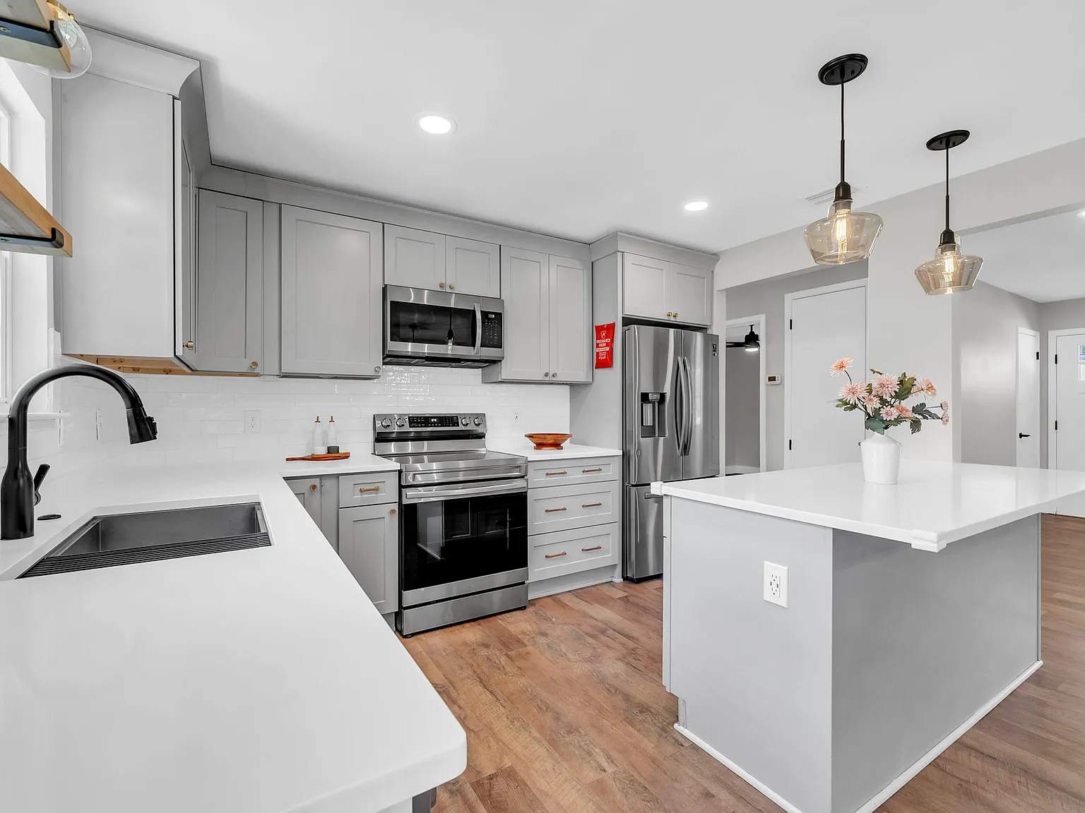 4 bed, 1537 sqft, $2,500 — Photo 3