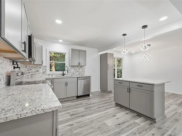 3920 Wedgefield Cir — Photo 4